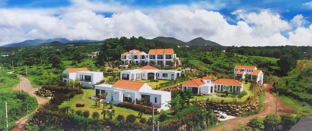 Araaura Pension Jeju Bagian luar foto