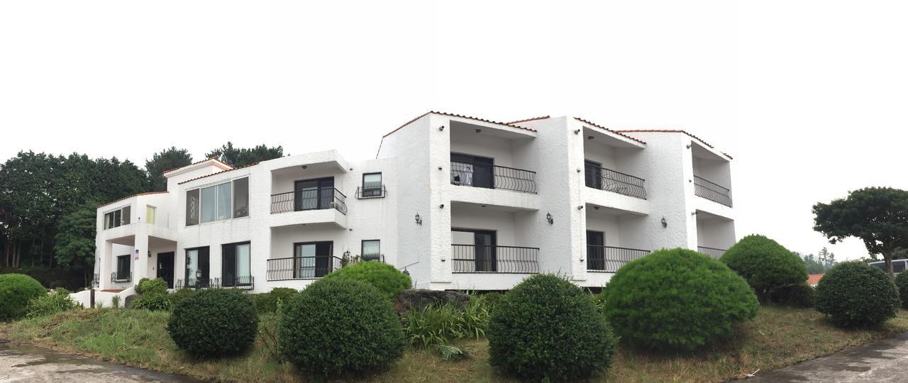 Araaura Pension Jeju Bagian luar foto
